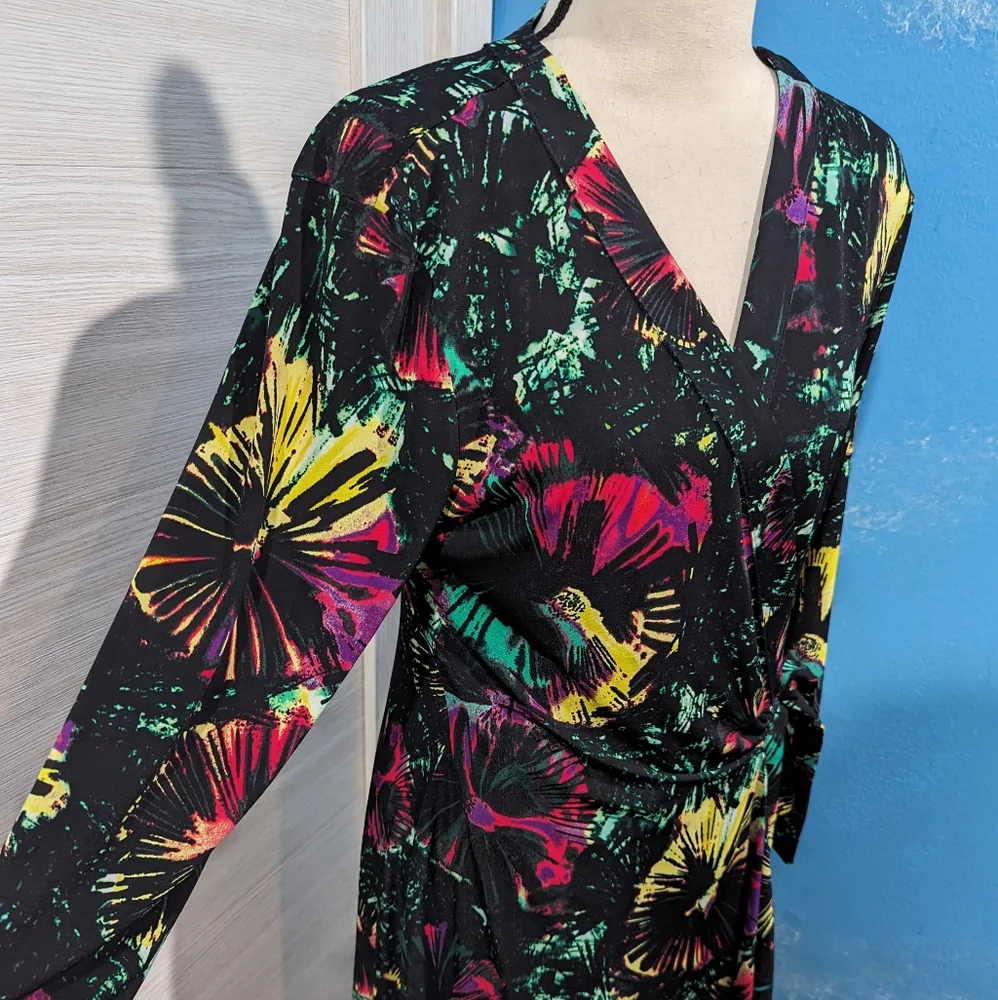 BCBG maxazria wrap dress - Picture 4 of 9